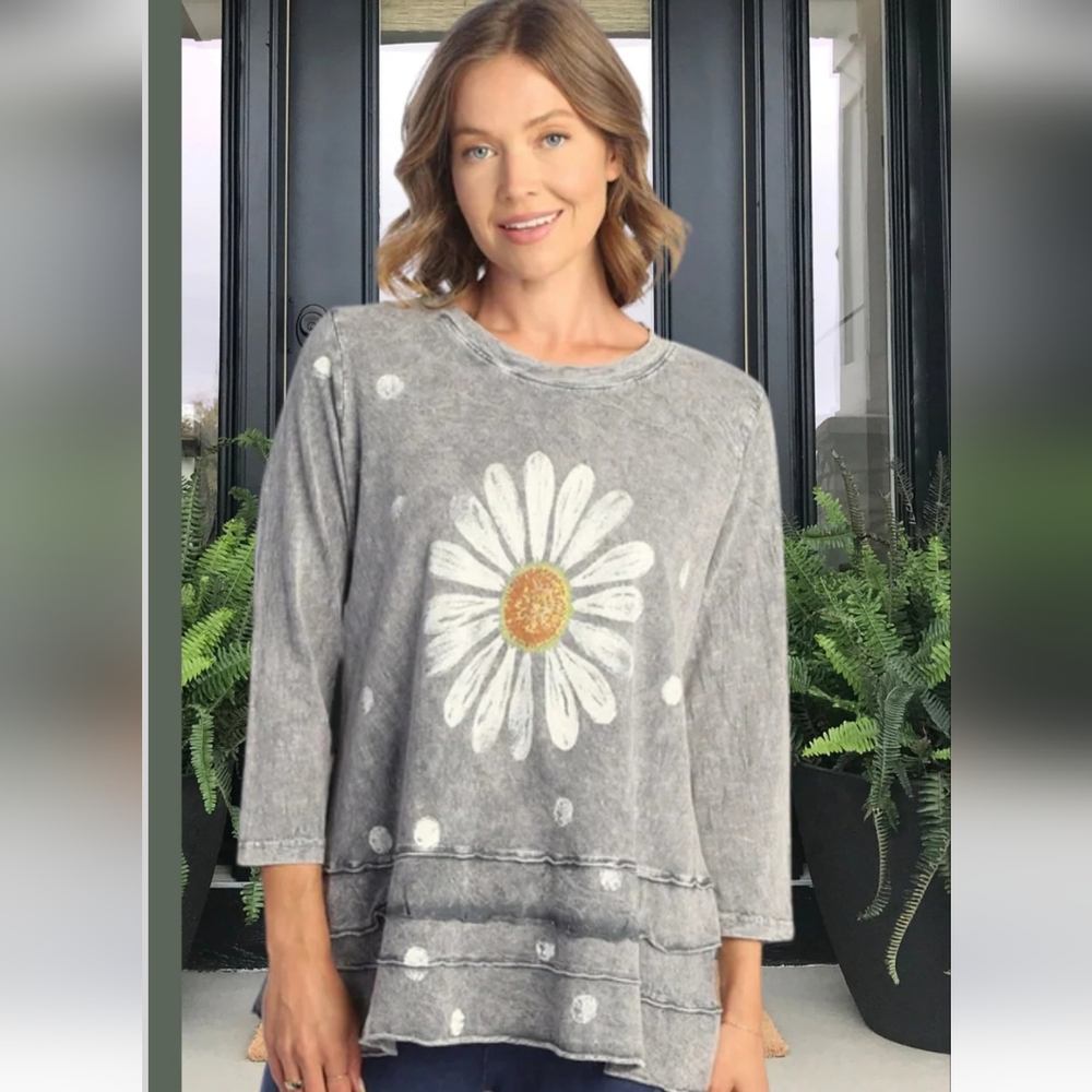Jess & Jane Happy Days Tunic Top Floral Artsy USA Gray Daisy Cotton Slub Shirt S